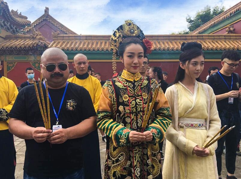 Đoàn phim Trung Quốc bị tố ảnh 1 Doan phim Trung Quoc bi to anh 1