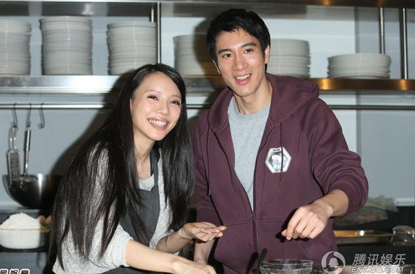 Vương Lực Hoành lộ ảnh với gái mại dâm ảnh 2 Vuong Luc Hoanh lo anh voi gai mai dam anh 2