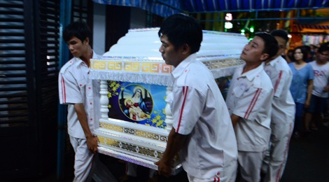 Xe tang cho Minh Thuan ve nha rieng hinh anh