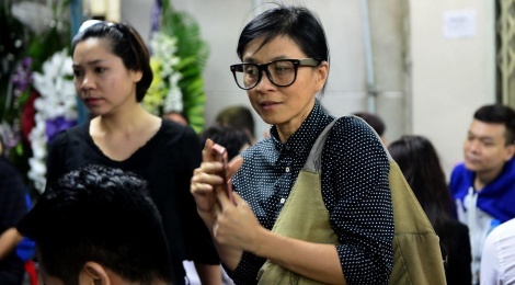 'Co gai xau xi' Ngoc Hiep den tien biet Minh Thuan luc khuya hinh anh