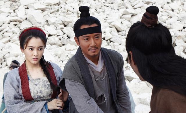 Bao Thanh Thien 2016 gay tranh cai vi canh ho hang anh 9