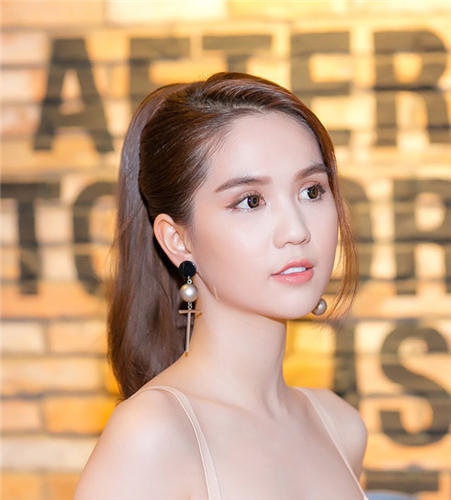 Báo Trung gọi Ngọc Trinh là Angelababy ảnh 1 Bao Trung goi Ngoc Trinh la Angelababy anh 1