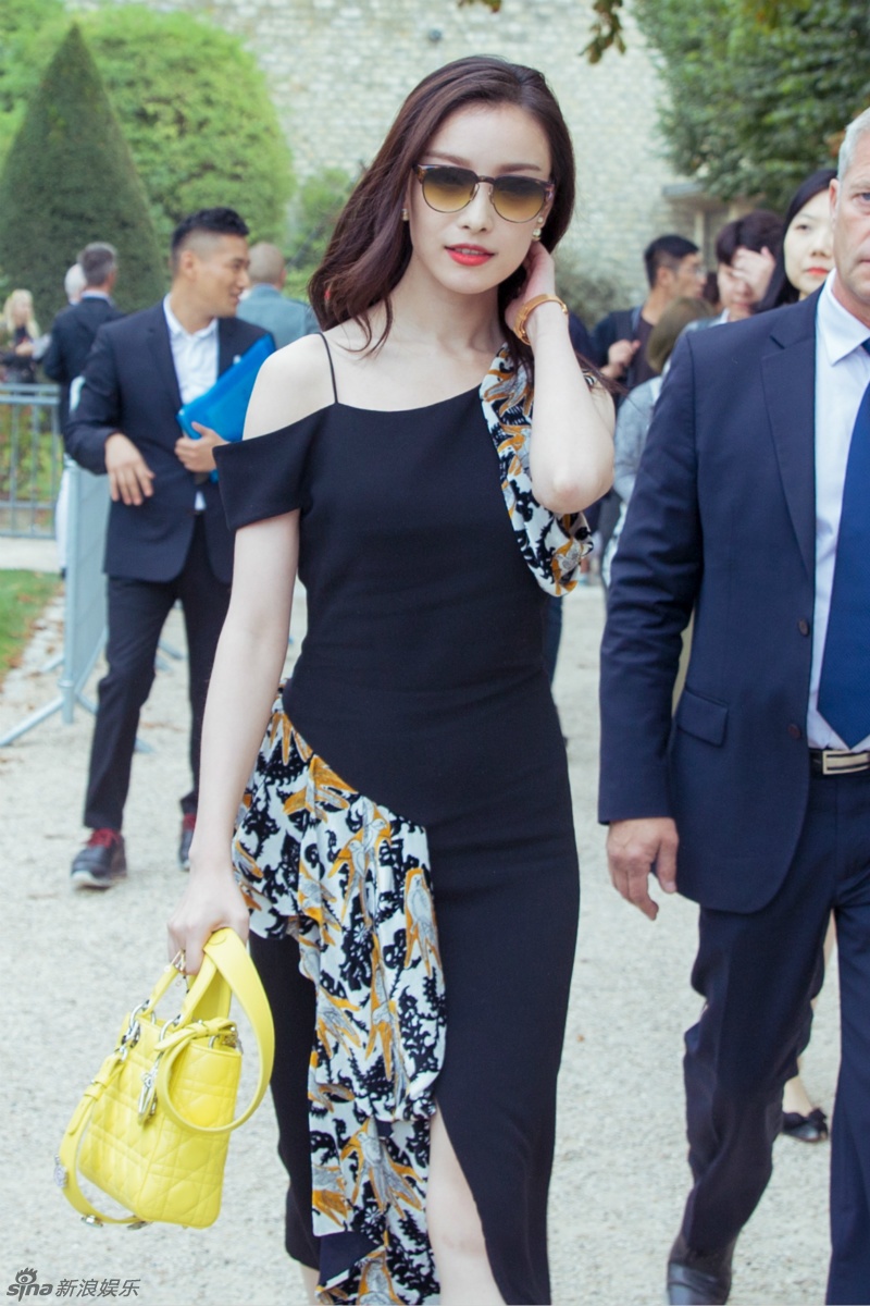 Sao Hoa ngu tai Paris Fashion Week anh 3