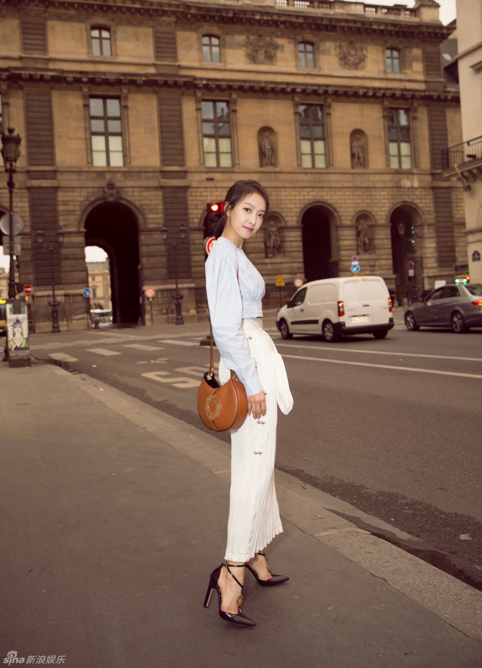 Sao Hoa ngu tai Paris Fashion Week anh 6