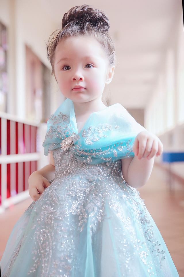 Con gái Elly Trần hóa Lọ lem ảnh 2 Con gai Elly Tran hoa Lo lem anh 2