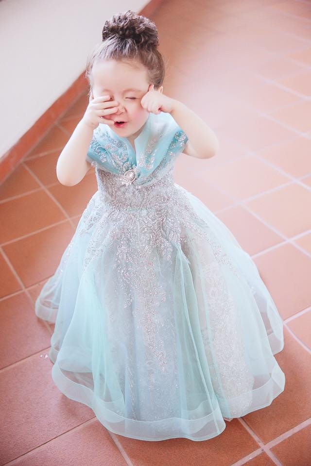 Con gái Elly Trần hóa Lọ lem ảnh 5 Con gai Elly Tran hoa Lo lem anh 5