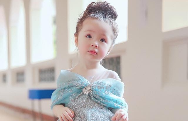 Elly Tran dang anh con gai Moc Tra hoa than thanh Lo Lem hinh anh