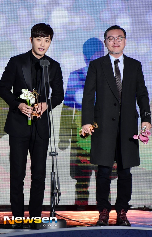 Song Joong Ki thang giai anh 4