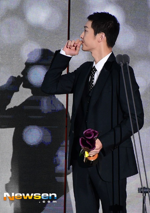 Song Joong Ki thang giai anh 2