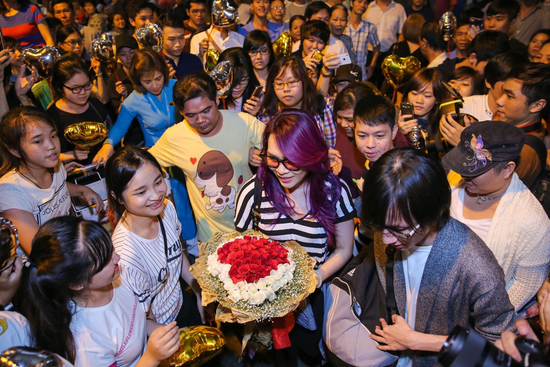 My Tam bi bua vay tai san bay anh 6