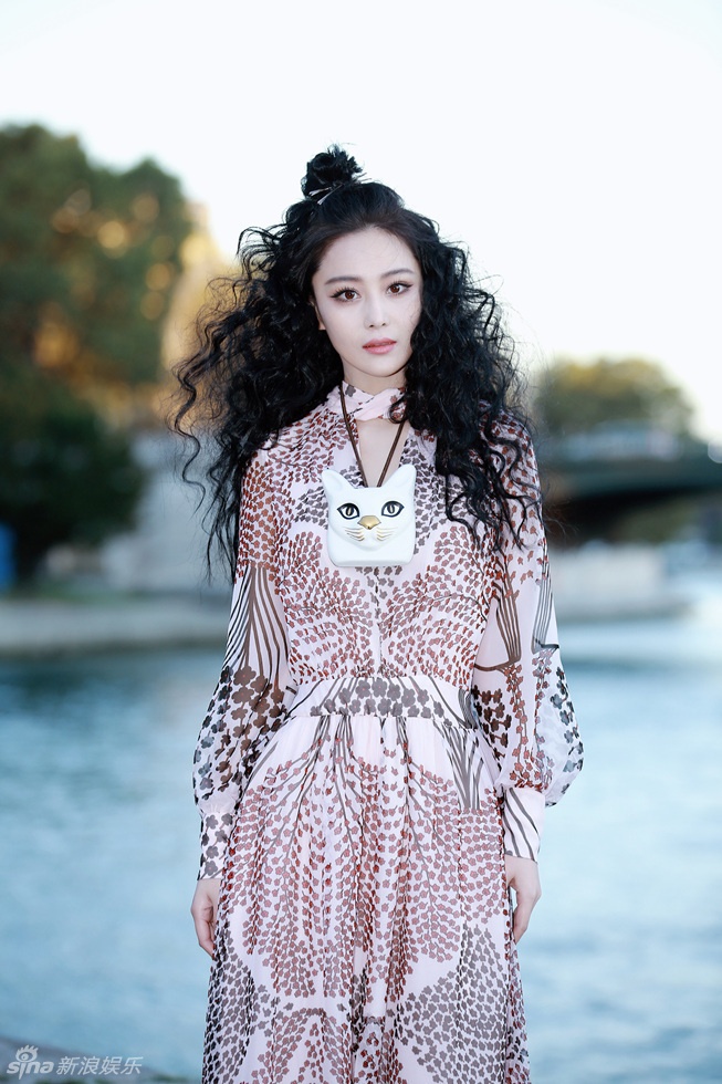 Sao Hoa ngu tai Tuan le thoi trang anh 2