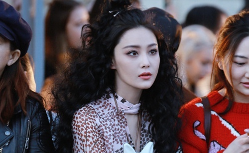 Sao Hoa ngu noi bat tai Tuan le thoi trang Paris hinh anh