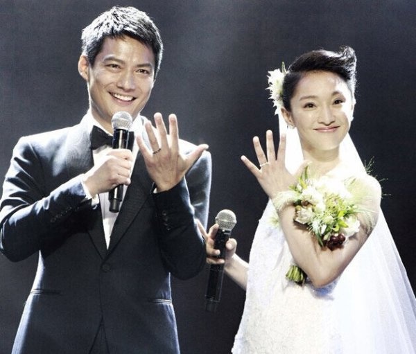 Chau Tan bi don ly hon anh 1