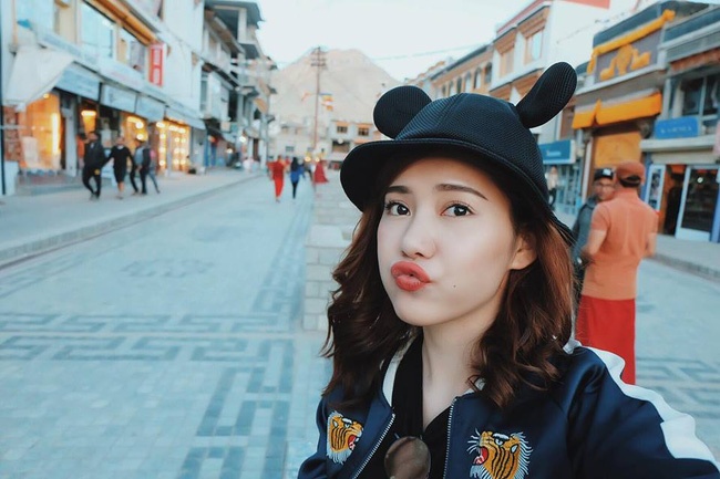 Ban gai Dinh Tien Dat anh 2