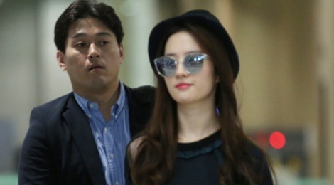 Luu Diec Phi mot minh bay den Han Quoc gap Song Seung Hun hinh anh