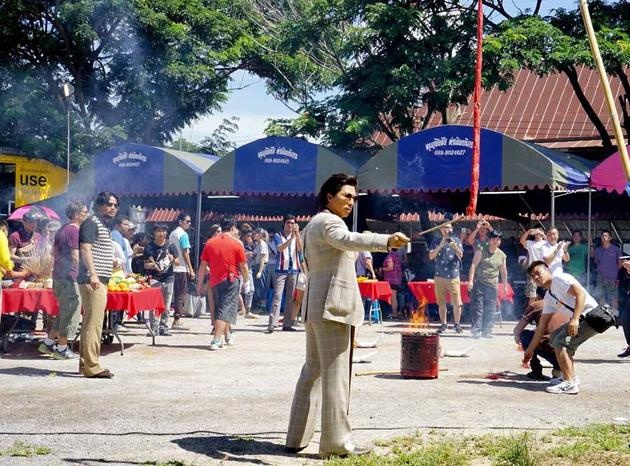 Chân Tử Đan bị thọt trong phim mới ảnh 1 Chan Tu Dan bi thot trong phim moi anh 1