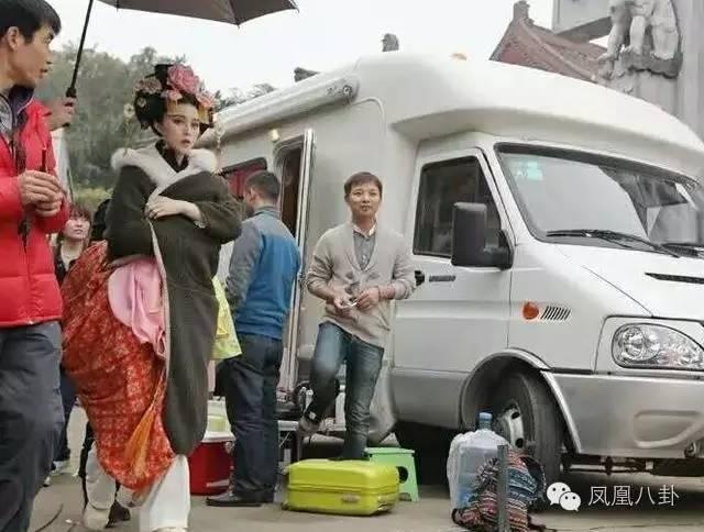 Xe sang nhu khach san tai phim truong cua Chau Tan anh 13