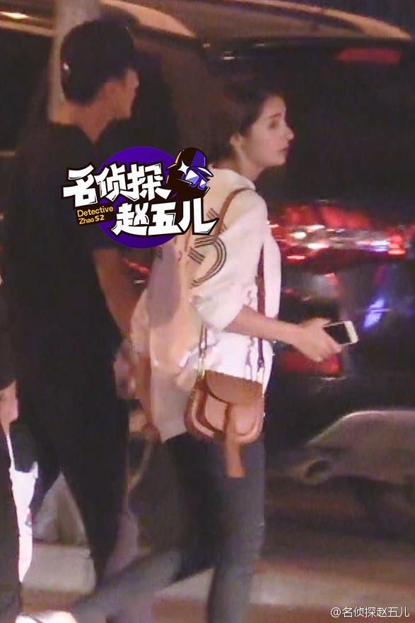 Cap doi Vuong quoc ao yeu nhau anh 1