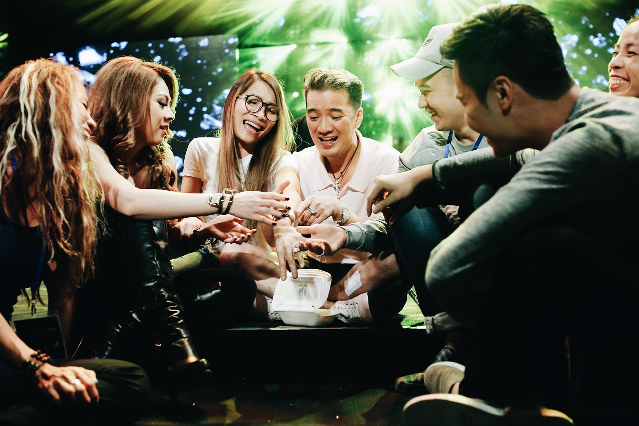 Dam Vinh Hung tap luyen cho Diamond Show o Ha Noi anh 8