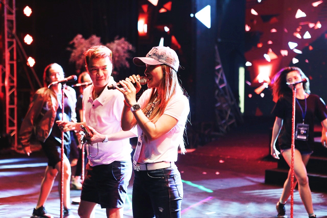 Dam Vinh Hung tap luyen cho Diamond Show o Ha Noi anh 1