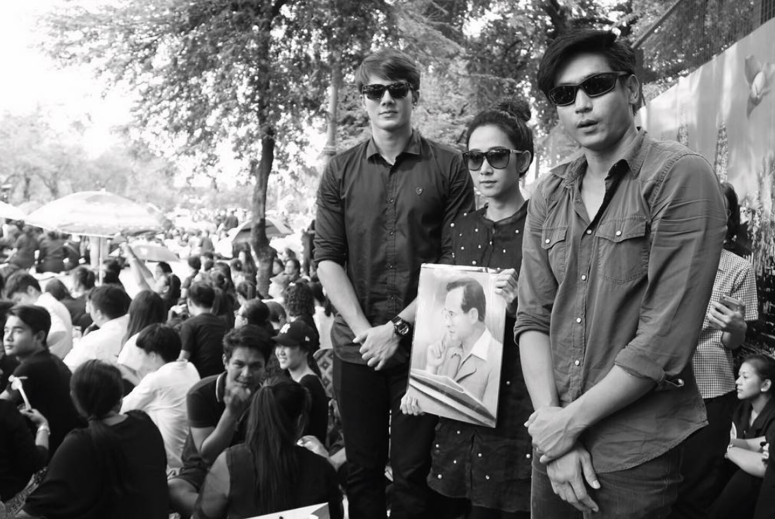 Nghe si vieng vua Thai Lan anh 10