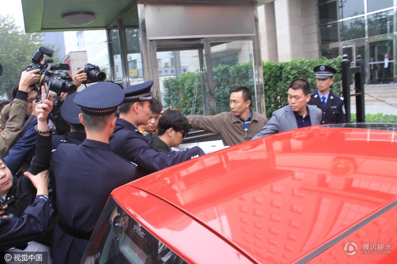 Vuong Bao Cuong ly hon anh 3