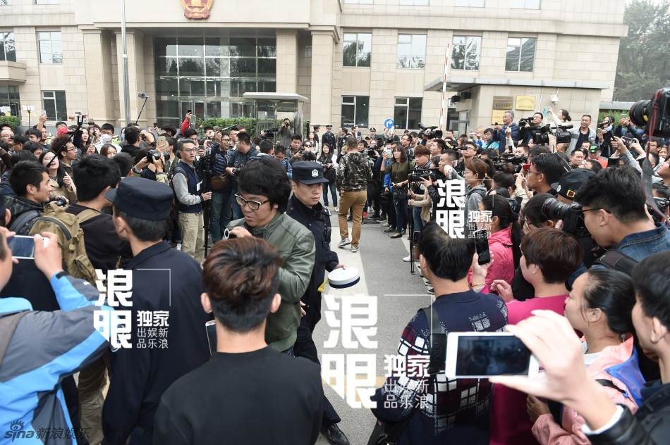 Vuong Bao Cuong ly hon anh 7