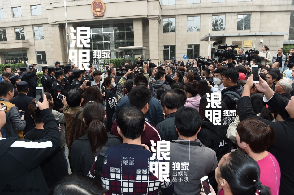 Vuong Bao Cuong ly hon anh 8