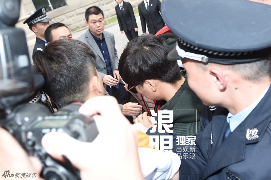 Vuong Bao Cuong ly hon anh 4