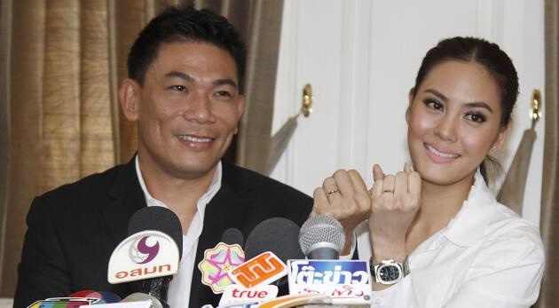 Nuoc mat minh tinh Thai Lan sau khi cuoi bo cua ban than hinh anh