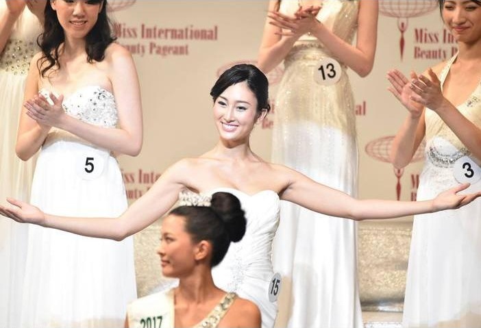 Hoa hau Quoc te Nhat Ban 2017 anh 1