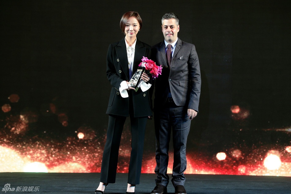 Dương Mịch nhận giải sau tin đồn ly hôn ảnh 9 Duong Mich nhan giai sau tin don ly hon anh 9