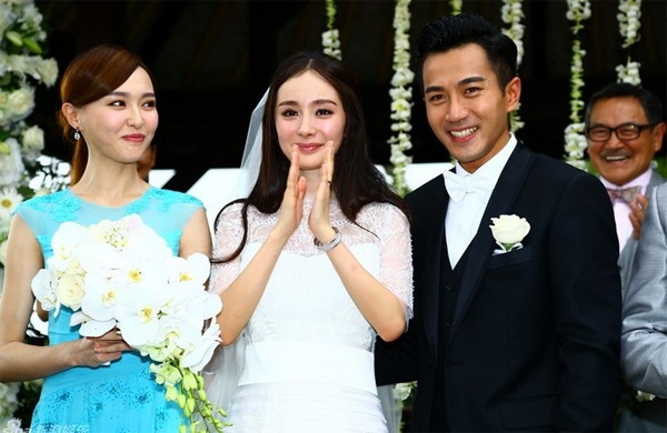 Duong Mich bat hoa voi Duong Yen, tro nen don doc o showbiz hinh anh