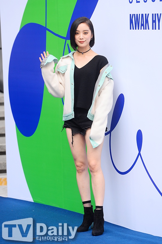 Kieu nu Han mac goi cam ngay chom lanh anh 3