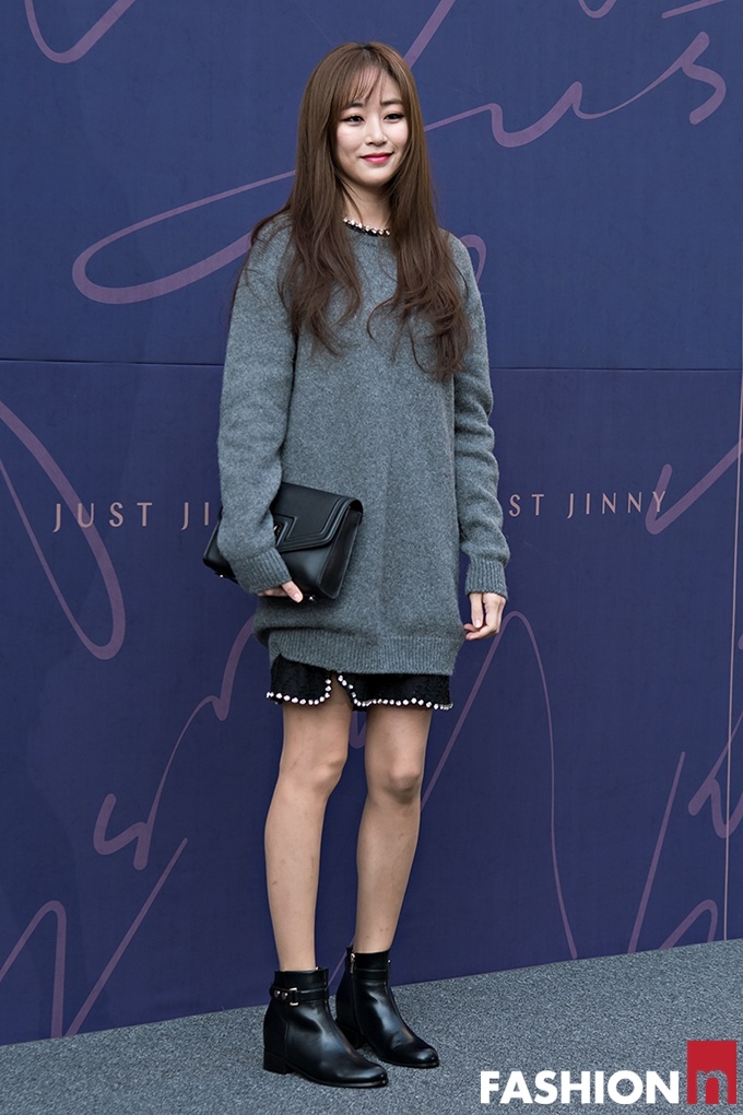 Kieu nu Han mac goi cam ngay chom lanh anh 9