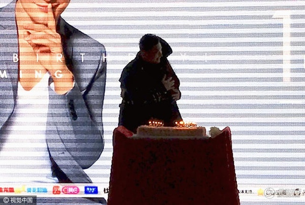 Angelababy mang thai den mung sinh nhat chong anh 5