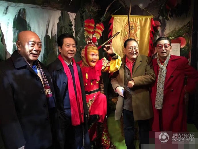 4 thay tro Tay du ky hoi ngo anh 2