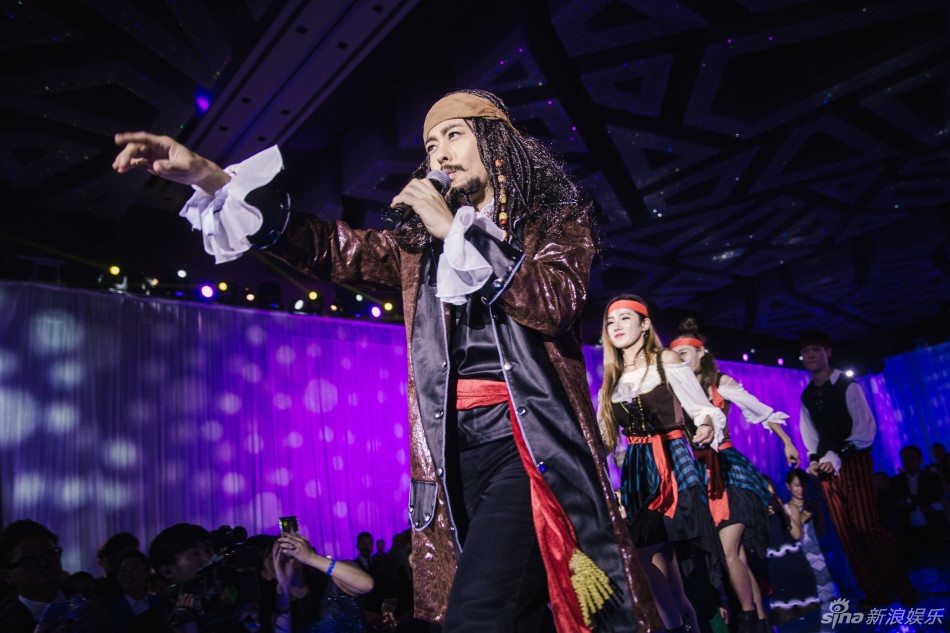 Dam cuoi Chung Le De va Truong Luan Thac anh 3