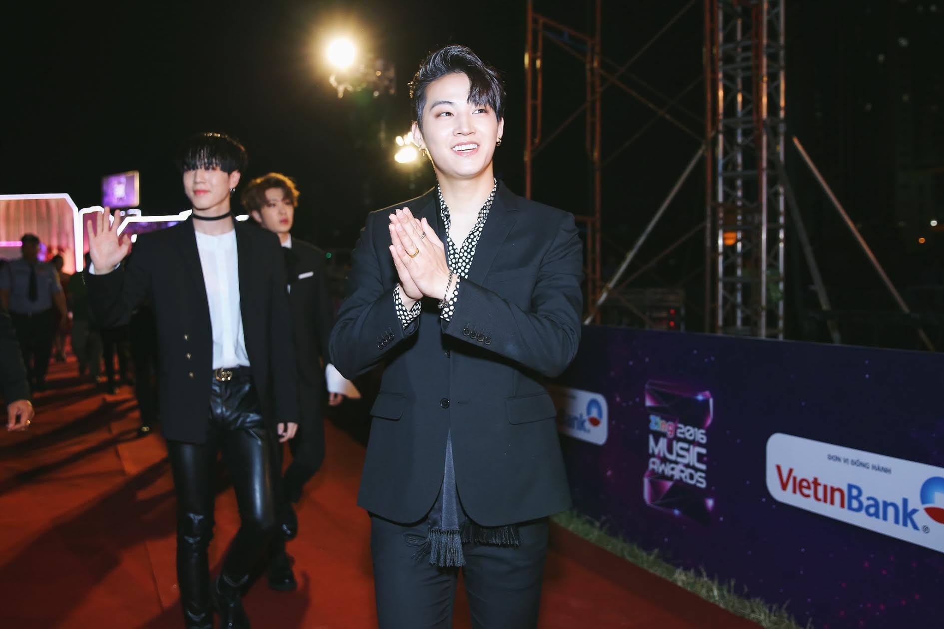 Dan sao Viet tap nap xuat hien tren tham do ZMA anh 5