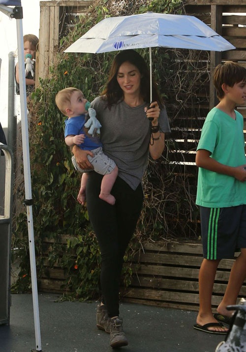 Megan Fox gian di dao pho anh 6