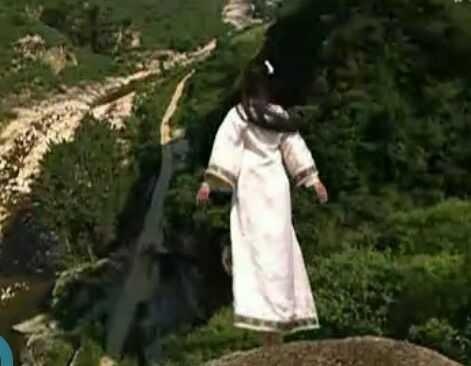 Nhung tinh tiet vo ly phim co trang anh 4