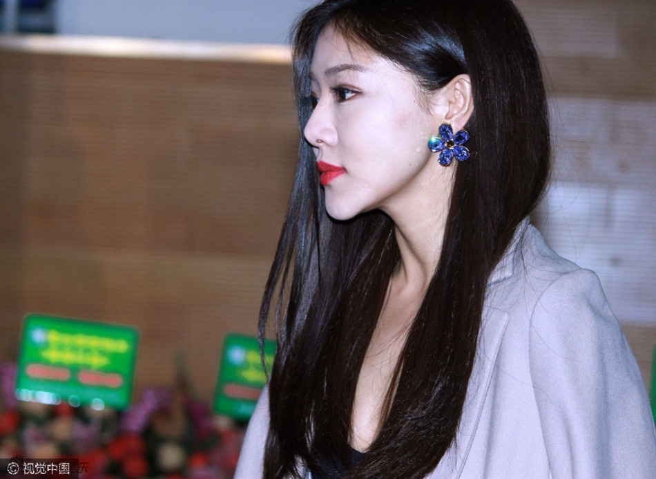 Đặng Gia Giai thẩm mỹ cằm nhọn ảnh 1 Dang Gia Giai tham my cam nhon anh 1