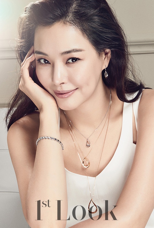 Hai hoa hậu Hàn quyến rũ trên tạp chí ảnh 4 Hai hoa hau Han quyen ru tren tap chi anh 4