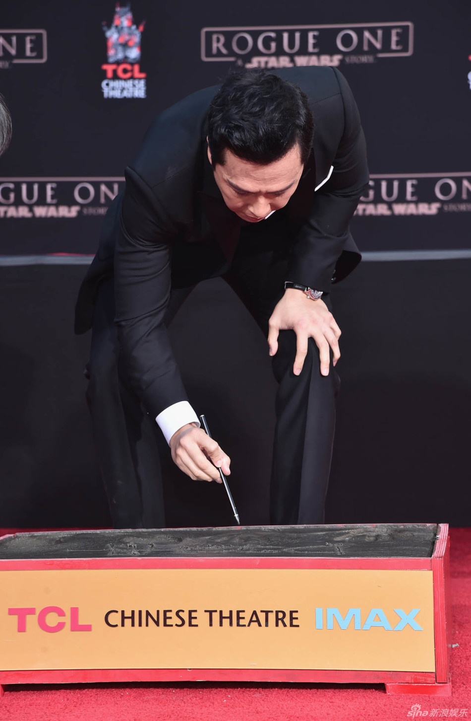 Chan Tu Dan in dau tay tai Hollywood anh 3