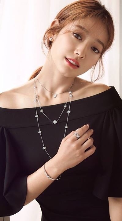 Park Shin Hye dam tham voi nu trang anh 5