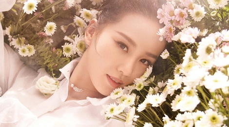 Luu Thi Thi rang ro tren tap chi dau nam 2017 hinh anh