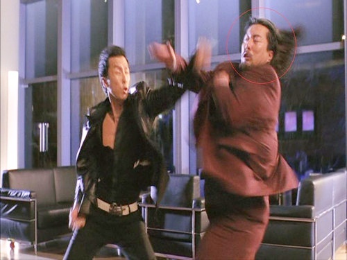 Hồng Kim Bảo lộ việc đóng thế ảnh 1 Hong Kim Bao lo viec dong the anh 1