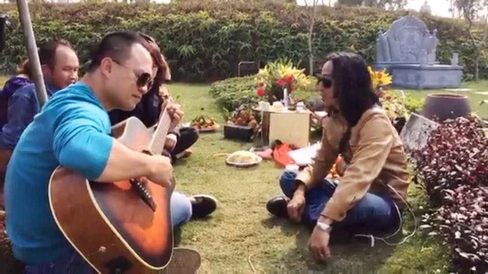 Trieu Hoang Lan hat lai 'Tieng goi' chuc mung sinh nhat thu linh Buc Tuong hinh anh