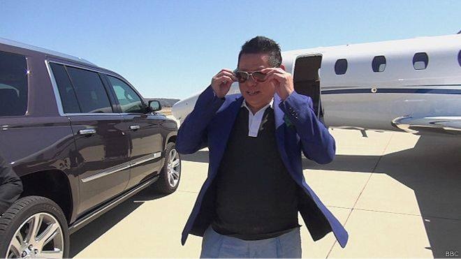 Ban trai ty phu do la 72 tuoi cua Ngoc Trinh la ai anh 1