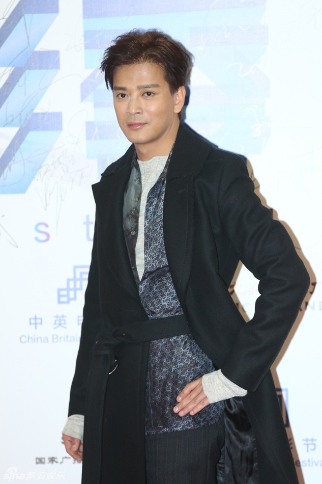 Clara goi cam tren tham do anh 7